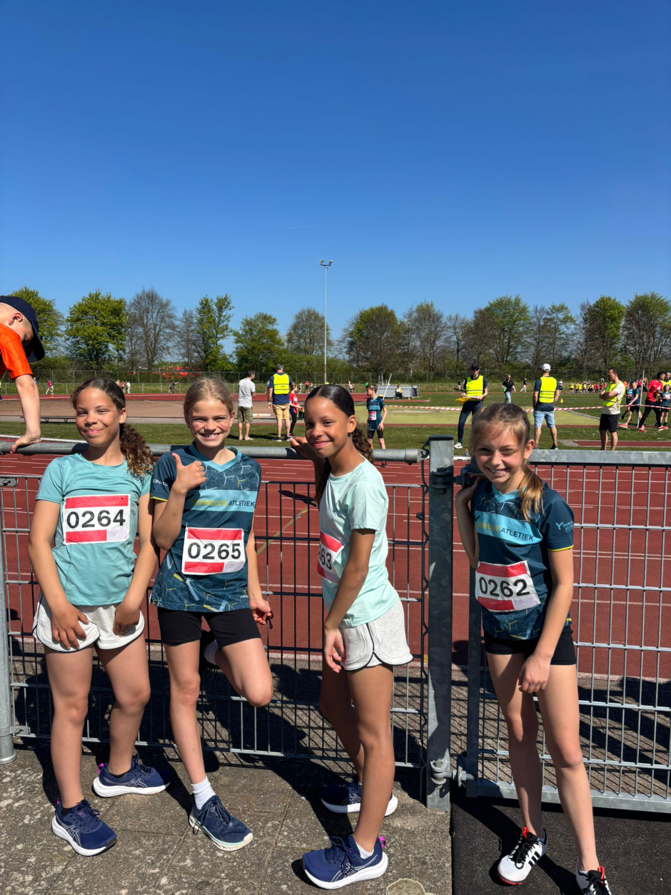 De meiden U12
